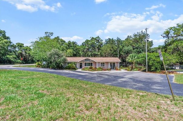 Backyard, Exterior, Facade, Ranch
