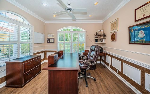 Home Office, Interior, Recessed Lighting, Wood Texture Flooring