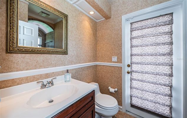 Bathroom, Interior, Recessed Lighting