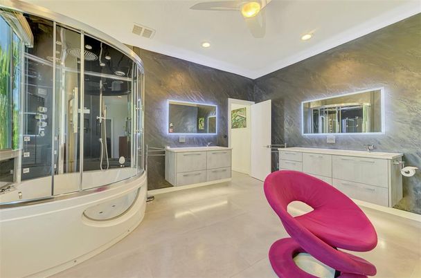 Bathroom, Interior, Recessed Lighting