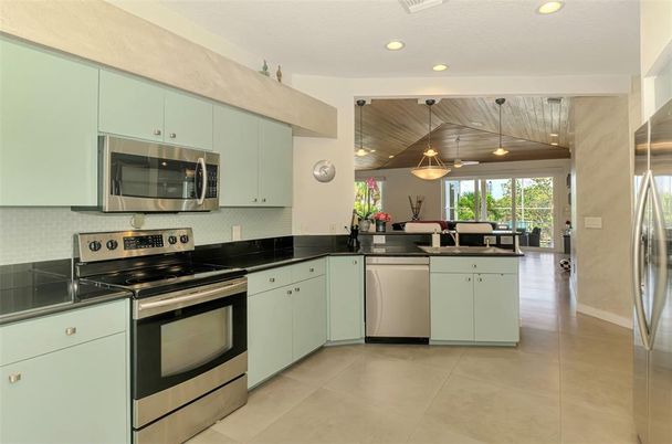 Interior, Kitchen, Pendant Lights, Recessed Lighting, Stainless Steel Appliances