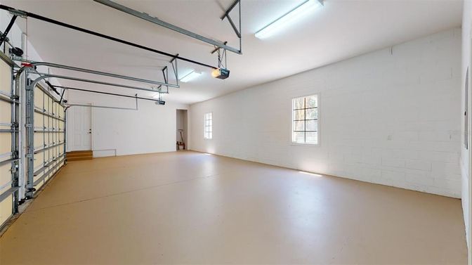 Garage, Interior