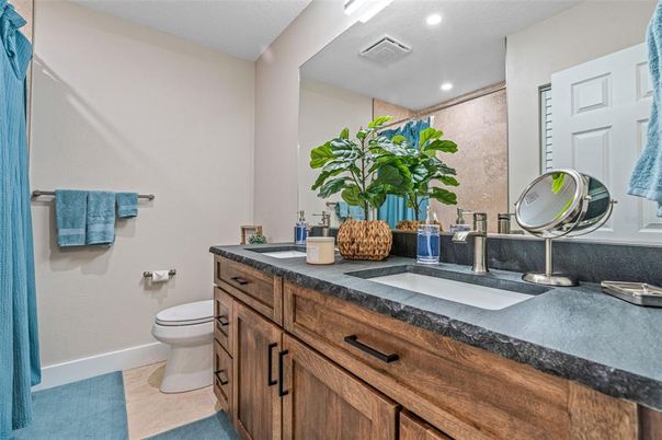 Bathroom, Dual Sink Vanities, Interior, Recessed Lighting