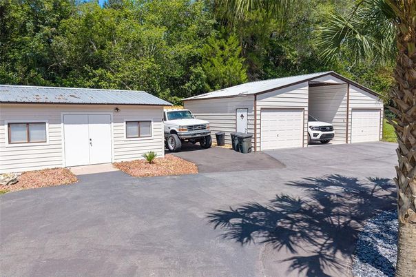 Detached Garage, Exterior