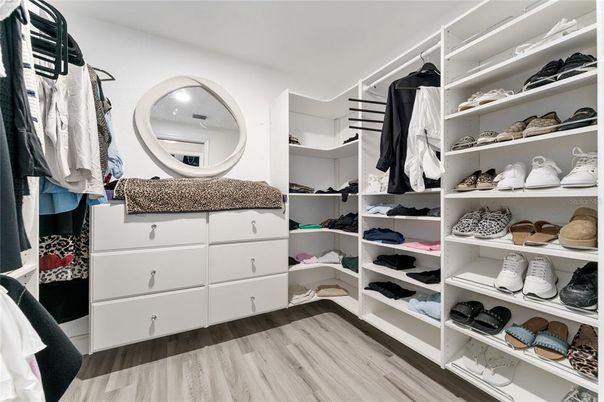 Interior, Walk-in Closets, Wood Texture Flooring
