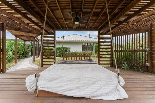 Bedroom, Exterior