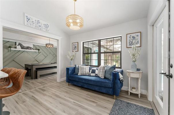 Interior, Pendant Lights, Wood Texture Flooring
