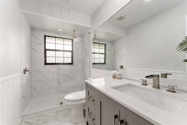 Bathroom, Interior, Marble, Marble Walls, Recessed Lighting