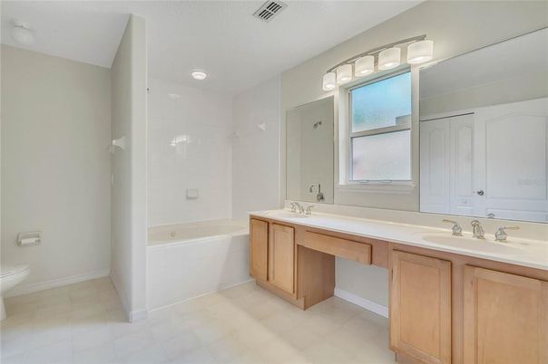 Bathroom, Dual Sink Vanities, Interior, Recessed Lighting