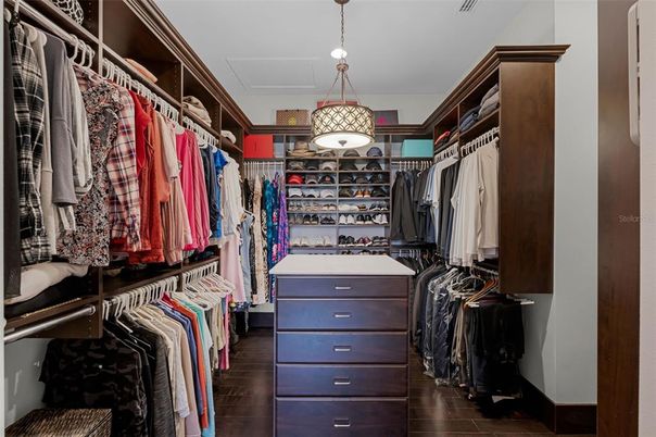 Interior, Pendant Lights, Walk-in Closets, Wood Texture Flooring