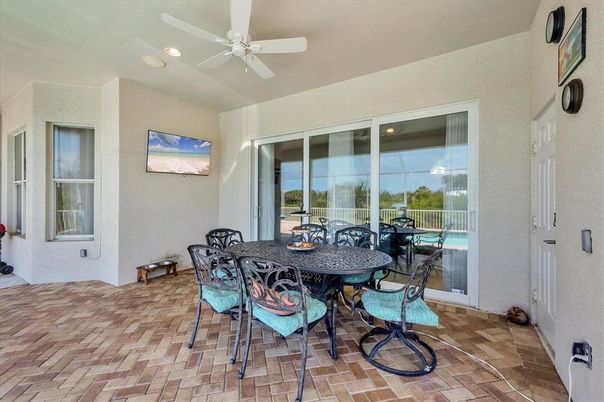 Dining room, Interior, Recessed Lighting