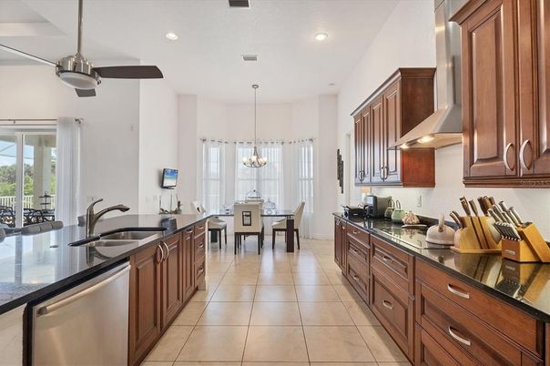 Dining room, Interior, Kitchen, Pendant Lights, Recessed Lighting, Stainless Steel Appliances