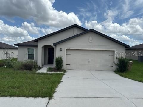 Attached, Exterior, Facade, Ranch