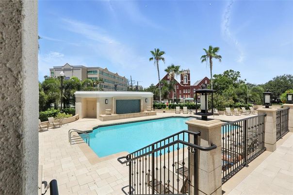 Exterior, Pool