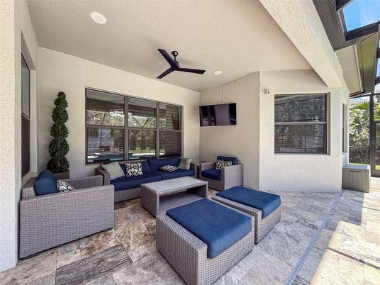 Exterior, Living room, Recessed Lighting