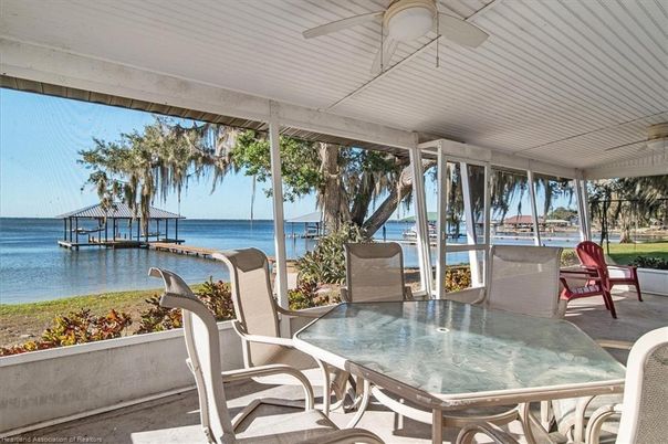 Dining room, Interior, Sun Room, Water
