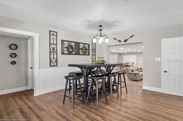 Dining room, Interior, Kitchen, Pendant Lights, Recessed Lighting, Wood Texture Flooring
