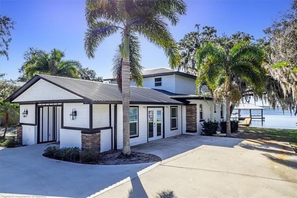 Backyard, Exterior, Facade, Ranch