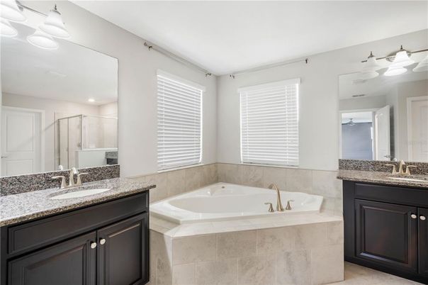 Bathroom, Dual Sink Vanities, Interior