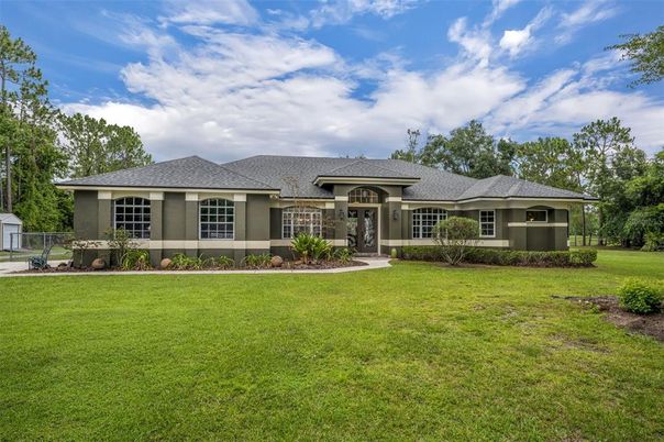 Backyard, Exterior, Facade, Ranch