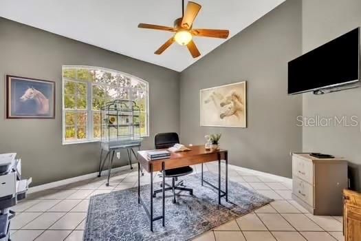 Home Office, Interior