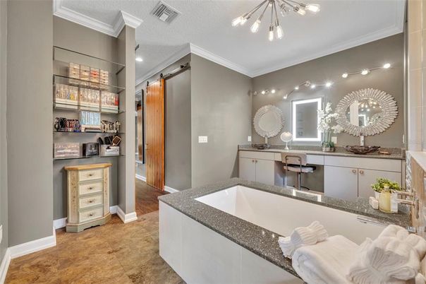 Bathroom, Interior, Recessed Lighting