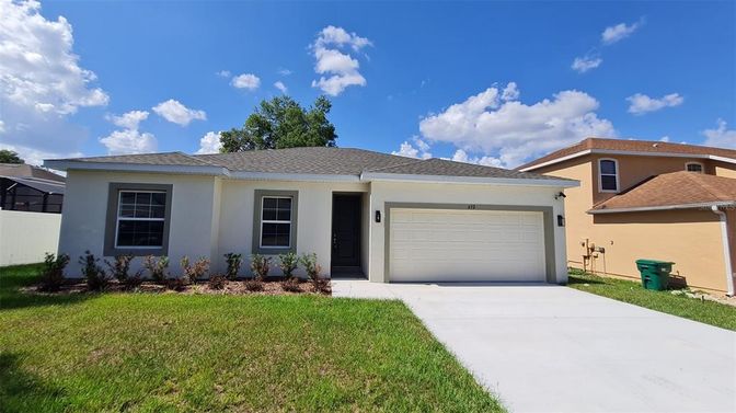 Attached, Exterior, Facade, Ranch