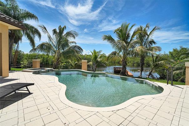 Exterior, Pool, Water