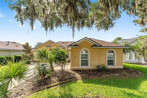 Backyard, Exterior, Facade, Ranch