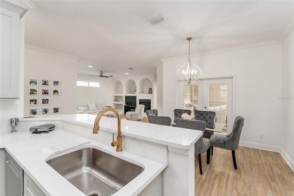 Dining room, Interior, Kitchen, Pendant Lights, Recessed Lighting, Wood Texture Flooring