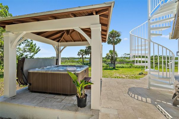 Exterior, Hot Tub