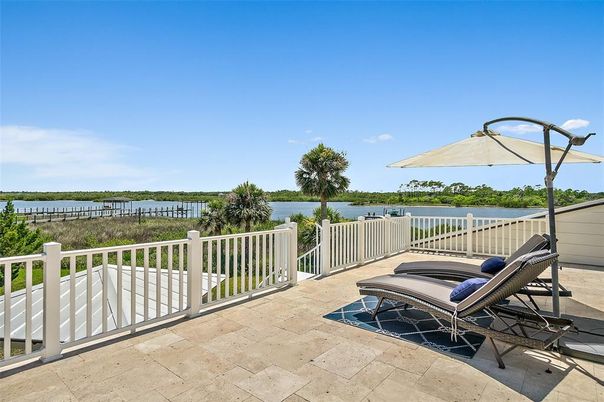 Exterior, Pool, Water