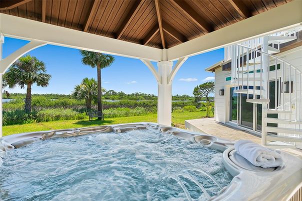 Exterior, Hot Tub
