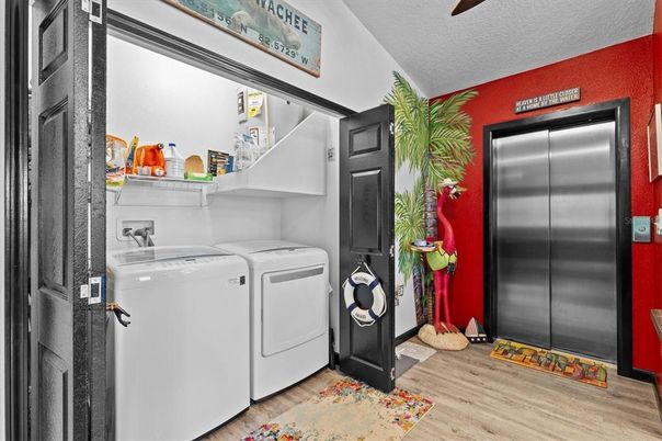 Interior, Washer, Wood Texture Flooring