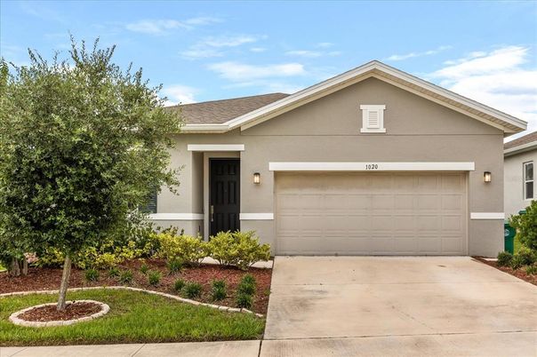 Attached, Exterior, Facade, American Craftsman