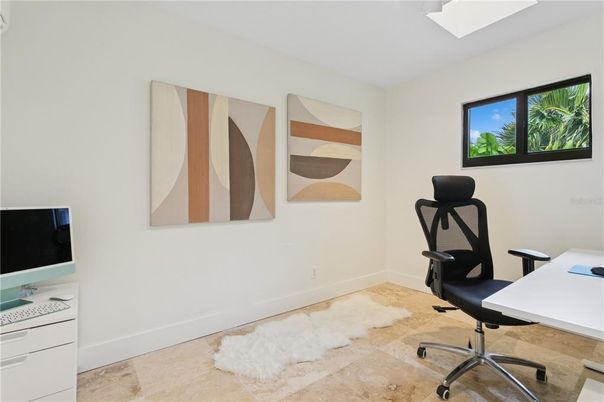 Home Office, Interior