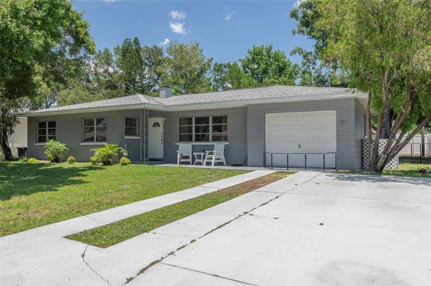 Attached, Exterior, Facade, Brick Facade, Ranch