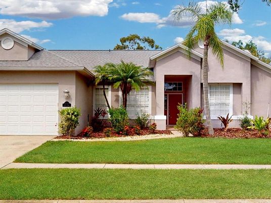 Attached, Exterior, Facade, Ranch