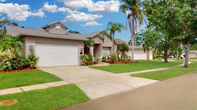 Attached, Exterior, Facade, Ranch
