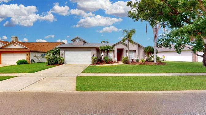 Attached, Exterior, Facade, Ranch