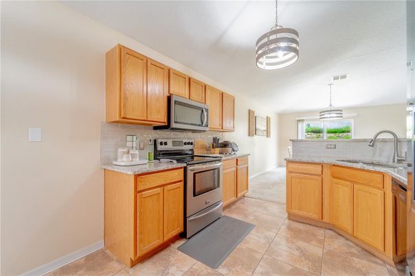 Interior, Kitchen, Pendant Lights, Stainless Steel Appliances