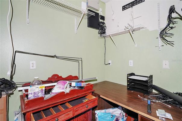 Home Office, Interior
