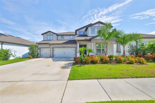 Attached, Exterior, Facade, American Craftsman