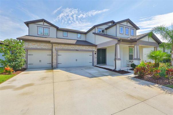 Attached, Exterior, Facade, Farmhouse