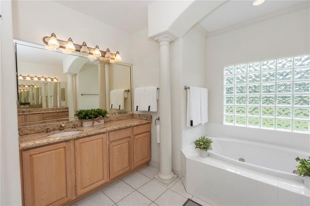 Bathroom, Dual Sink Vanities, Interior