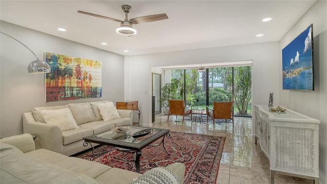 Dining room, Interior, Living room, Recessed Lighting