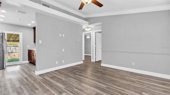 Empty room, Interior, Recessed Lighting, Wood Texture Flooring