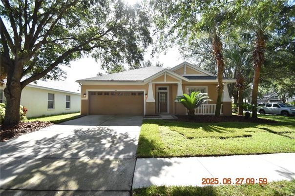 Attached, Exterior, Facade, Ranch