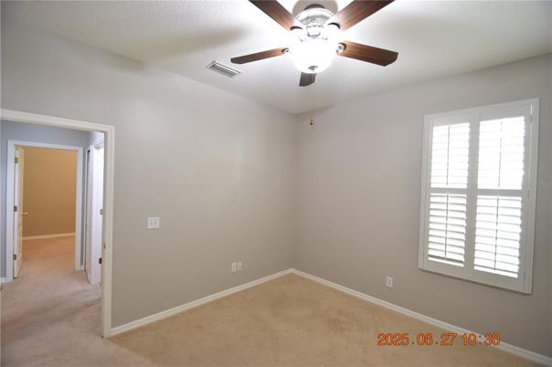 Empty room, Interior
