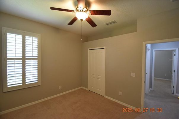Empty room, Interior